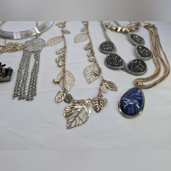 Grab Bag #41 Necklaces Vintage And Modern - Picture 6 of 9